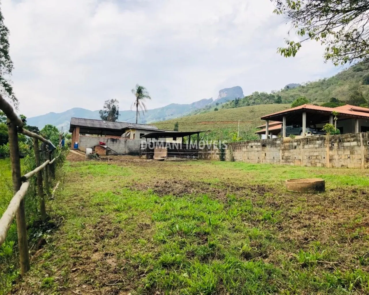 Casa à venda de 1.800 m² em São Bento do Sapucaí, SP, Brasil