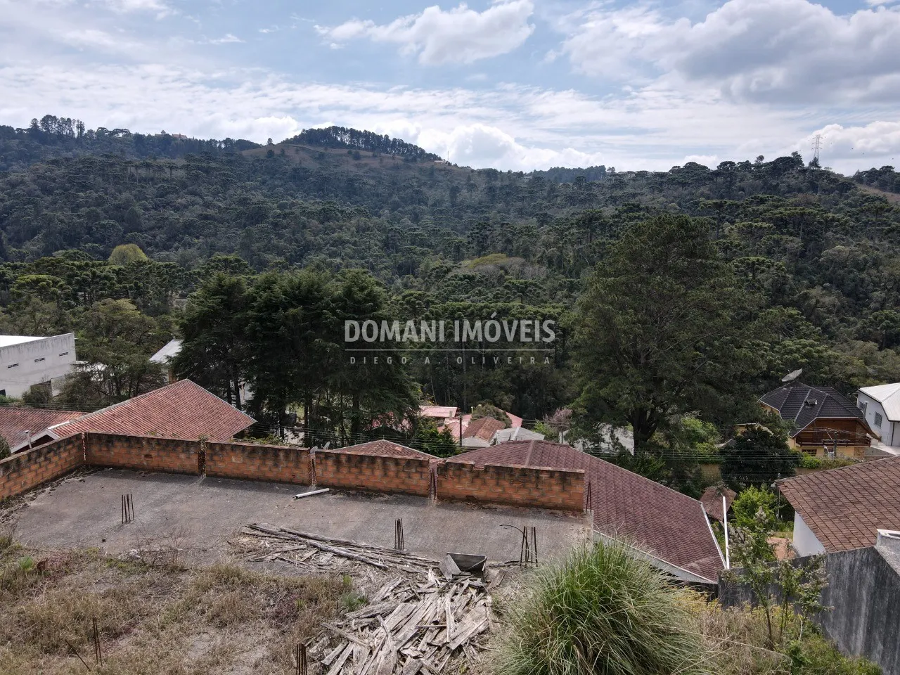 Terreno à venda de 555 m² em Campos do Jordão, SP, Brasil