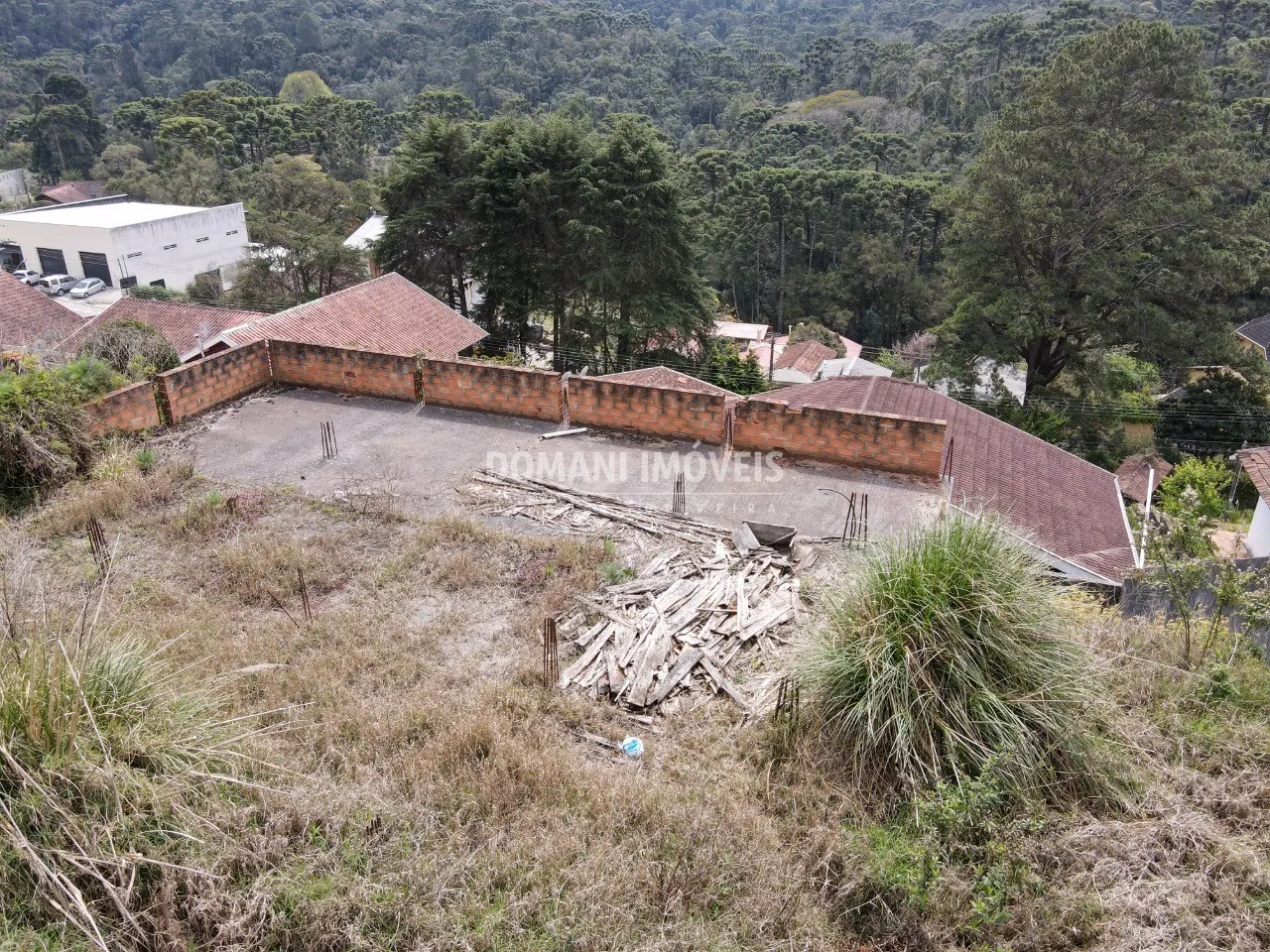 Terreno à venda de 555 m² em Campos do Jordão, SP, Brasil