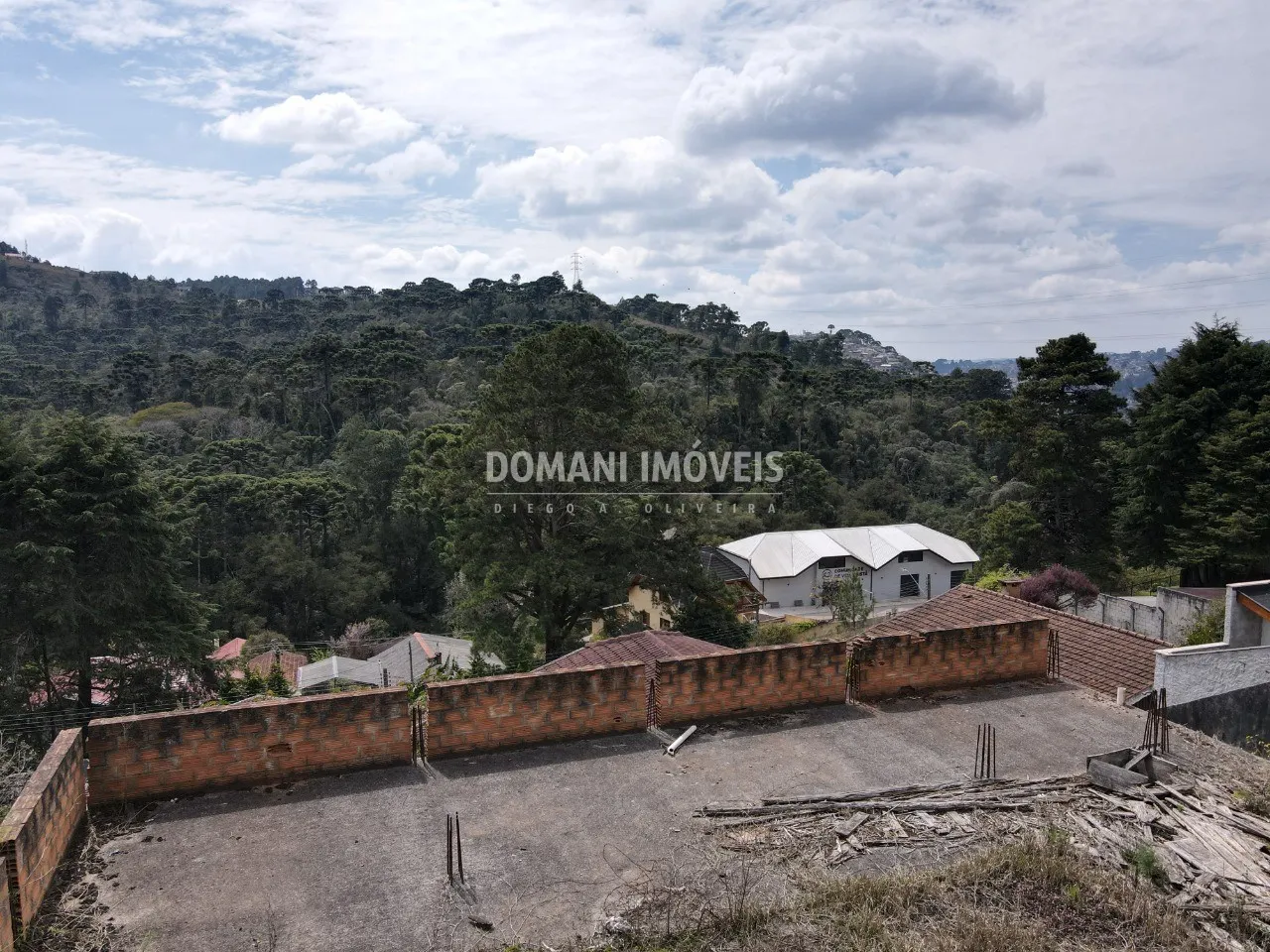 Terreno à venda de 555 m² em Campos do Jordão, SP, Brasil