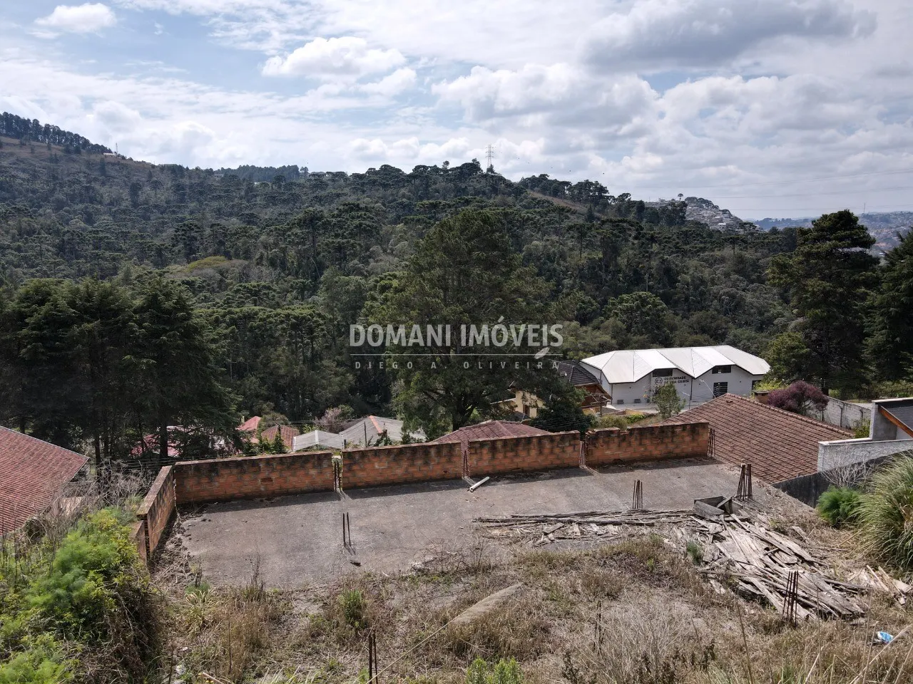 Terreno à venda de 555 m² em Campos do Jordão, SP, Brasil