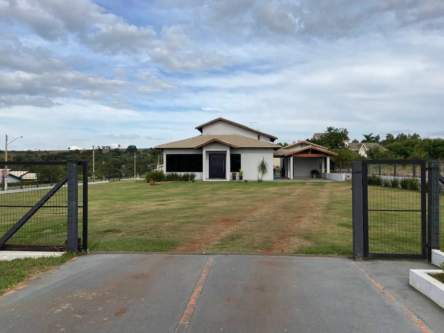 Casa à venda de 2.000 m² em Piraju, SP, Brasil