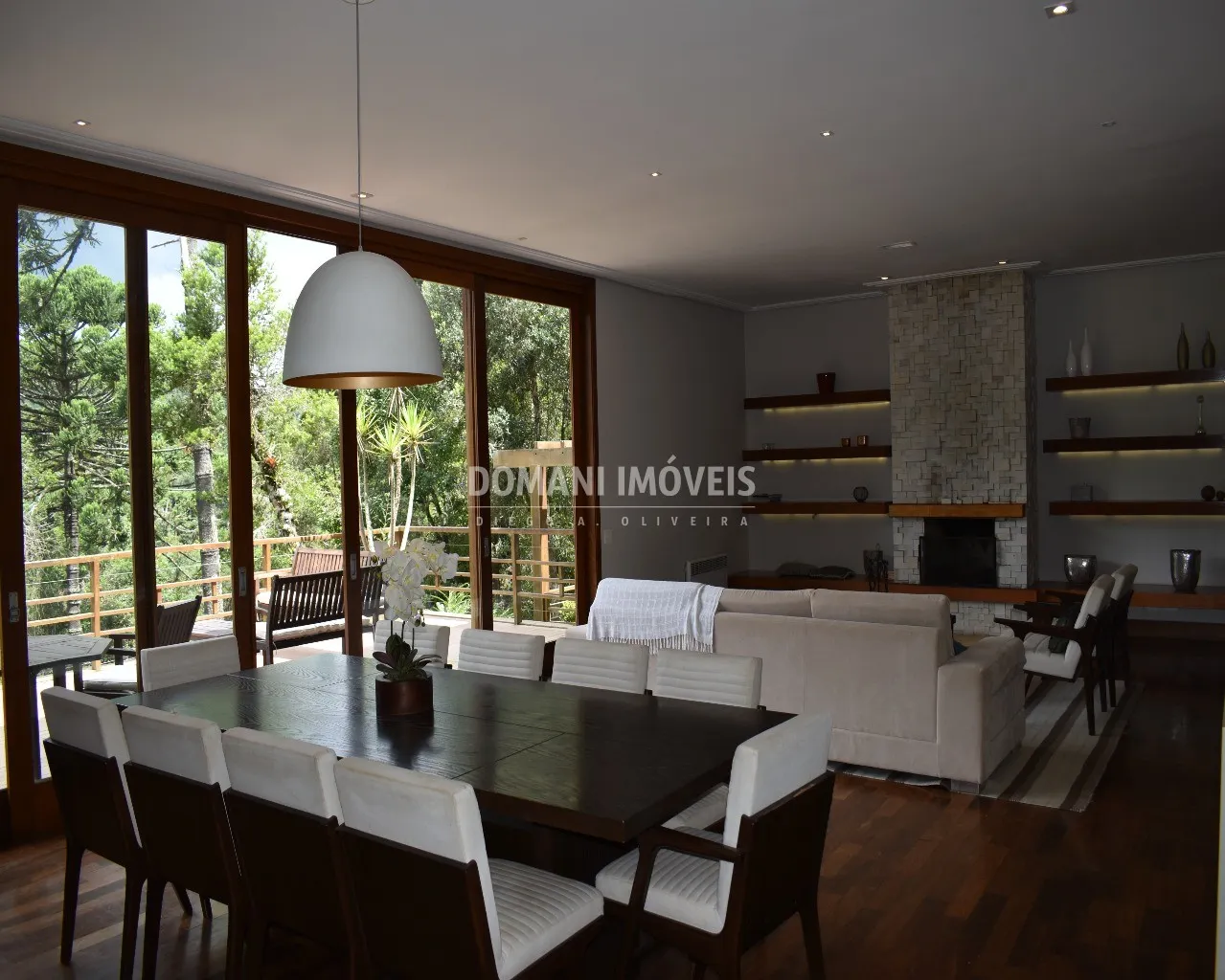 Casa à venda de 1.325 m² em Campos do Jordão, SP, Brasil