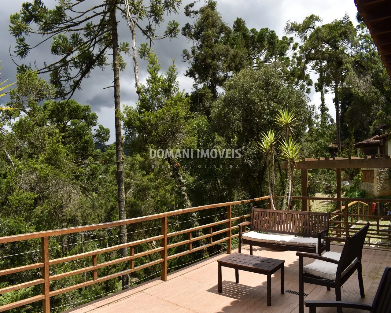 Casa à venda de 1.325 m² em Campos do Jordão, SP, Brasil