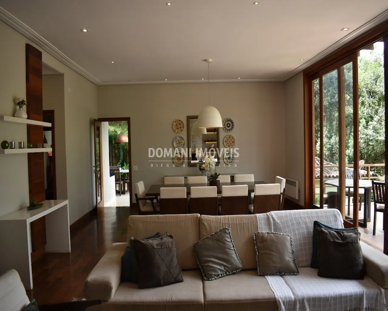 Casa à venda de 1.325 m² em Campos do Jordão, SP, Brasil