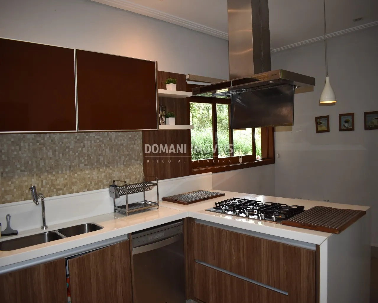 Casa à venda de 1.325 m² em Campos do Jordão, SP, Brasil