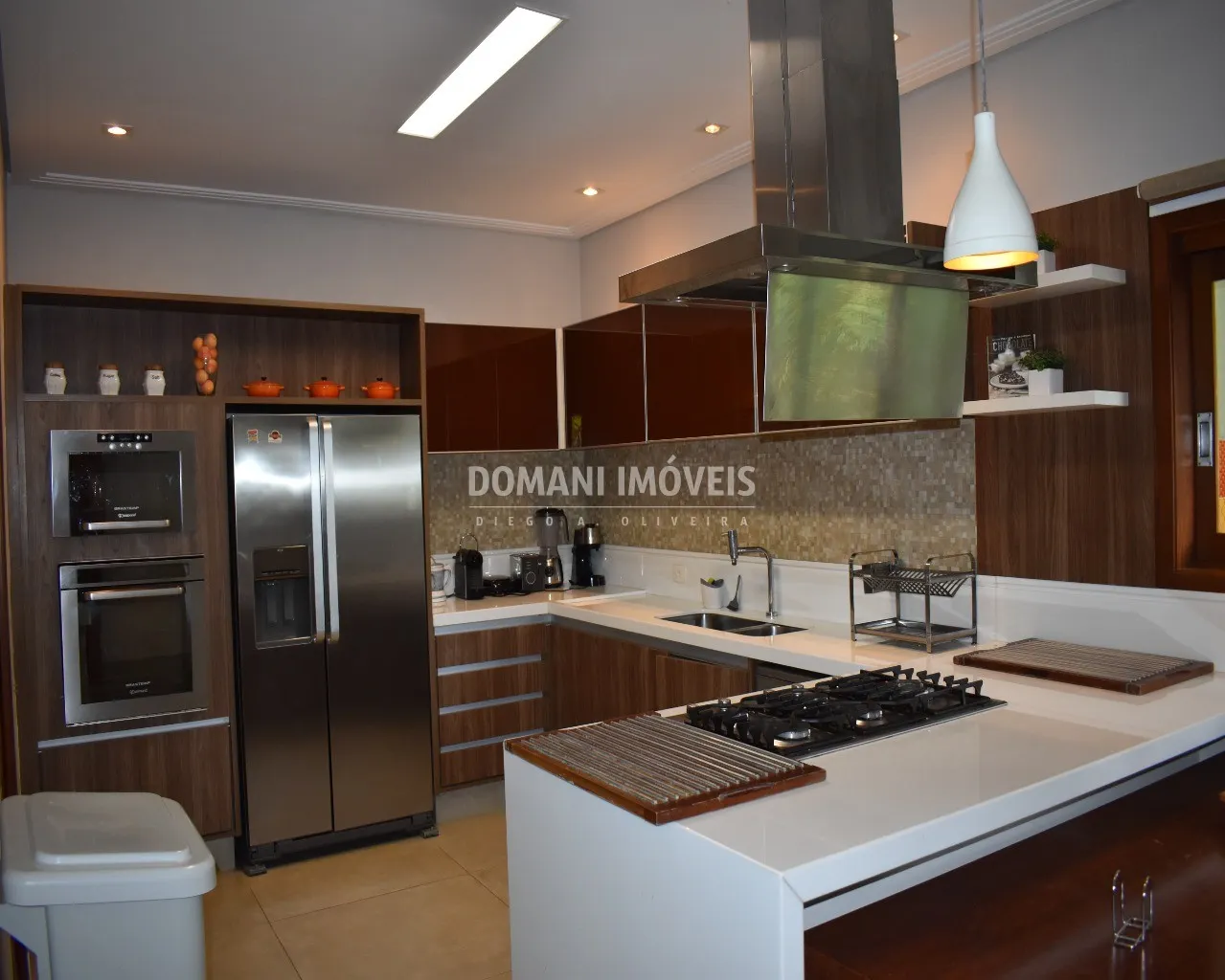 Casa à venda de 1.325 m² em Campos do Jordão, SP, Brasil
