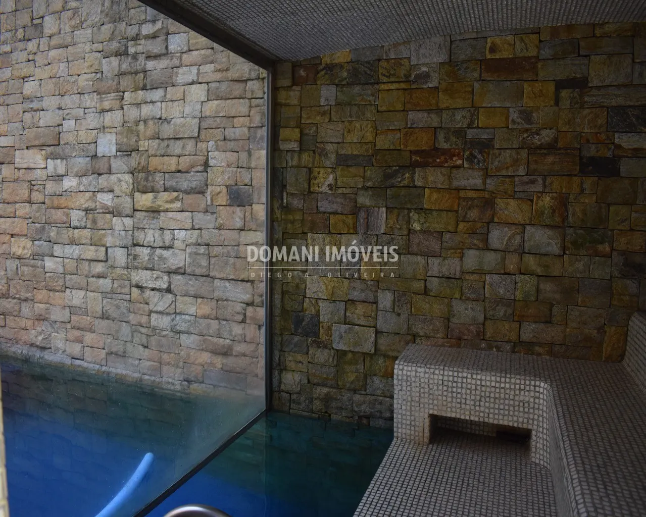 Casa à venda de 1.325 m² em Campos do Jordão, SP, Brasil