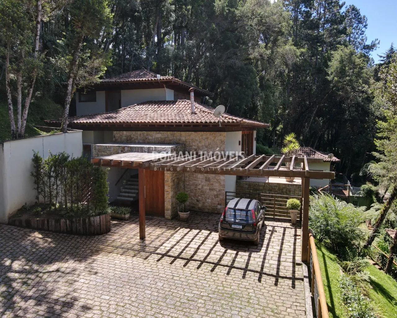 Casa à venda de 1.325 m² em Campos do Jordão, SP, Brasil