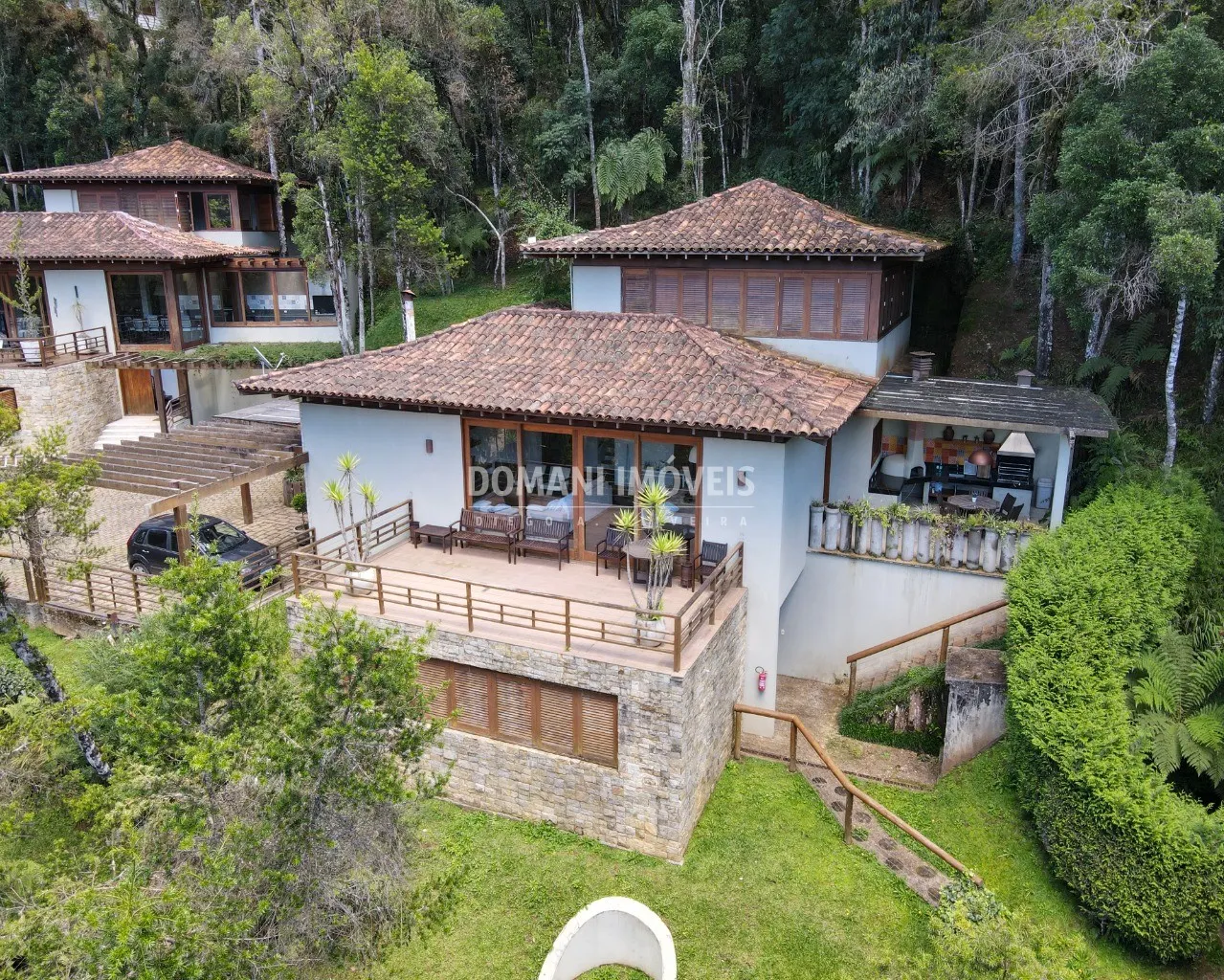 Casa à venda de 1.325 m² em Campos do Jordão, SP, Brasil