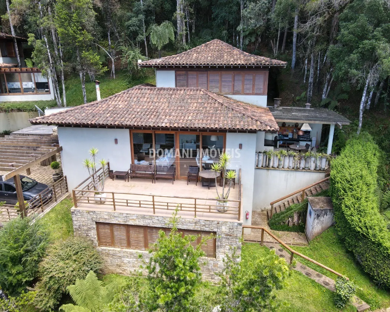 Casa à venda de 1.325 m² em Campos do Jordão, SP, Brasil