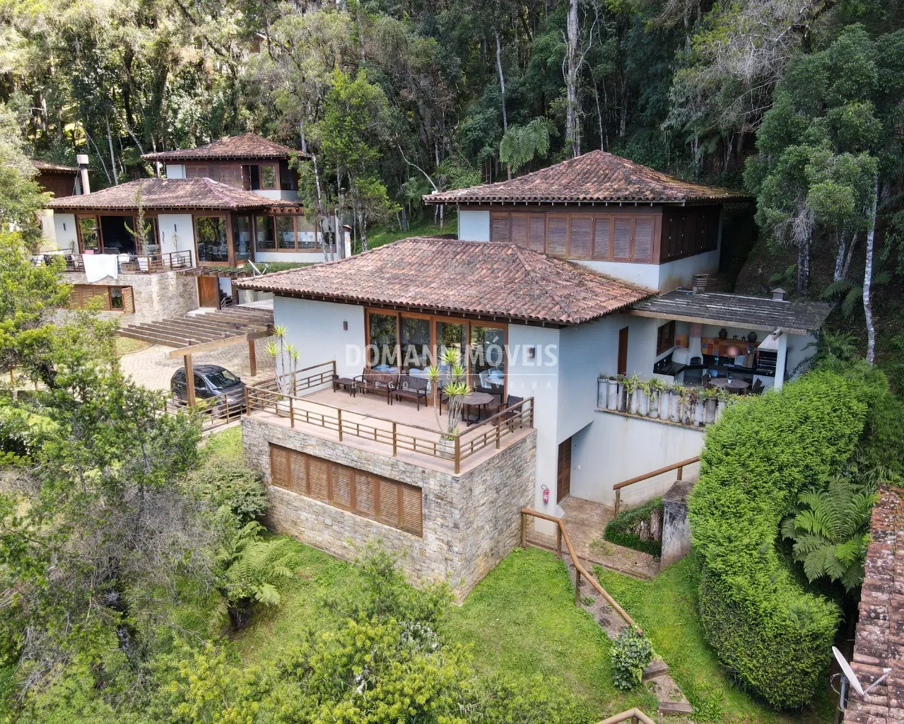 Casa à venda de 1.325 m² em Campos do Jordão, SP, Brasil