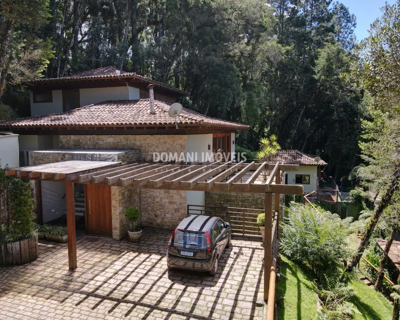 Casa à venda de 1.325 m² em Campos do Jordão, SP, Brasil