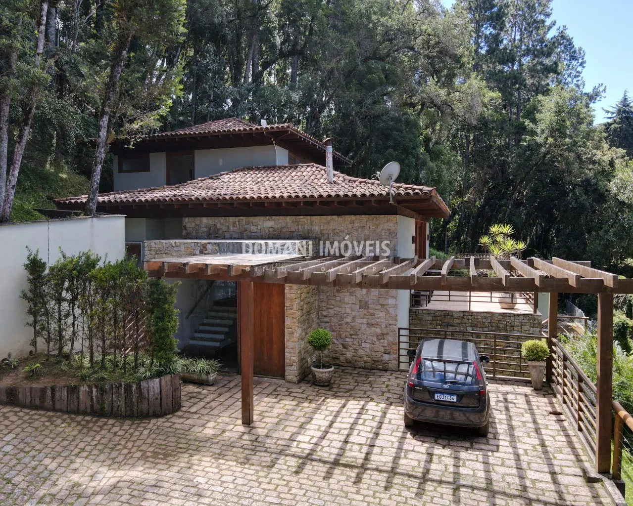 Casa à venda de 1.325 m² em Campos do Jordão, SP, Brasil