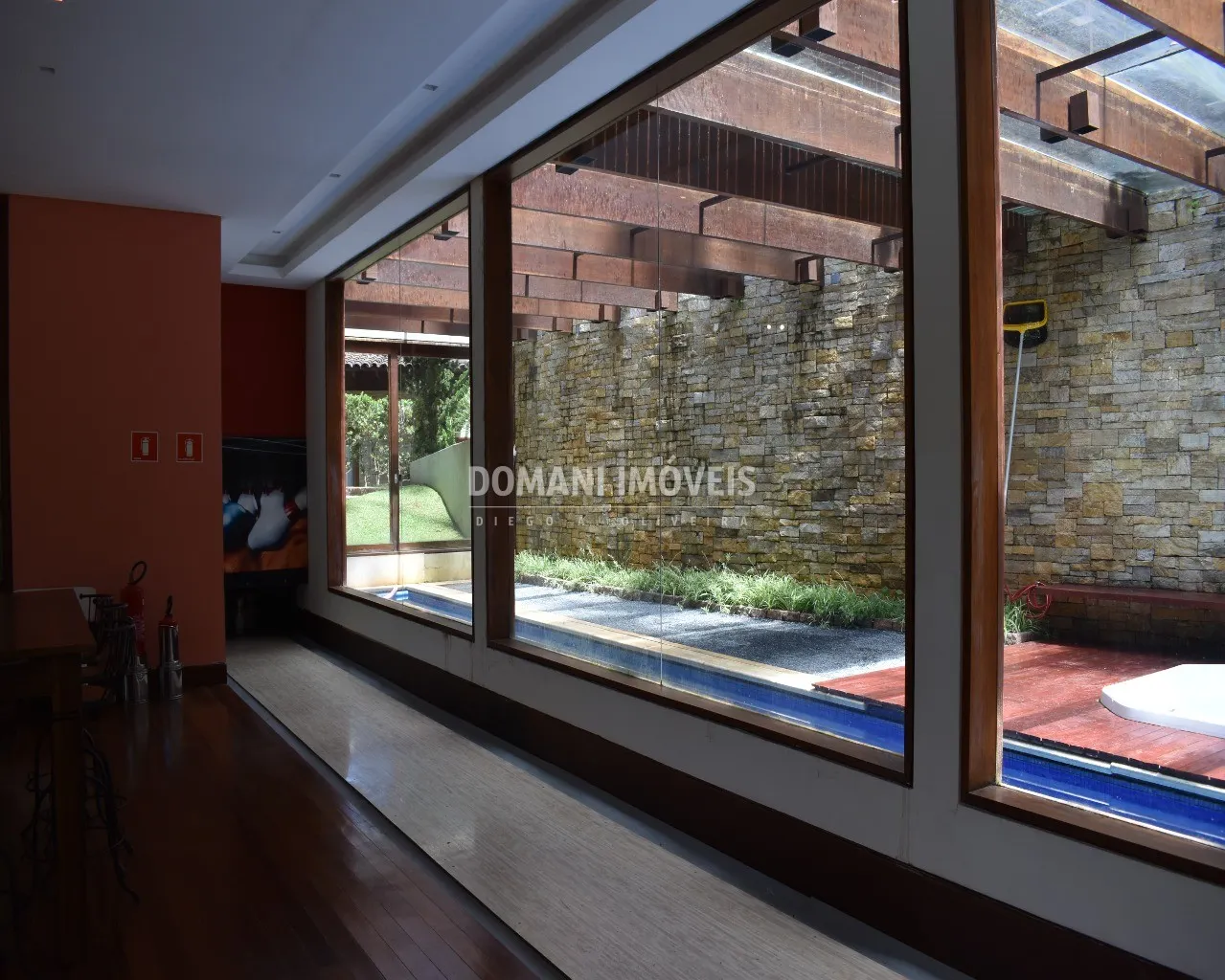 Casa à venda de 1.325 m² em Campos do Jordão, SP, Brasil