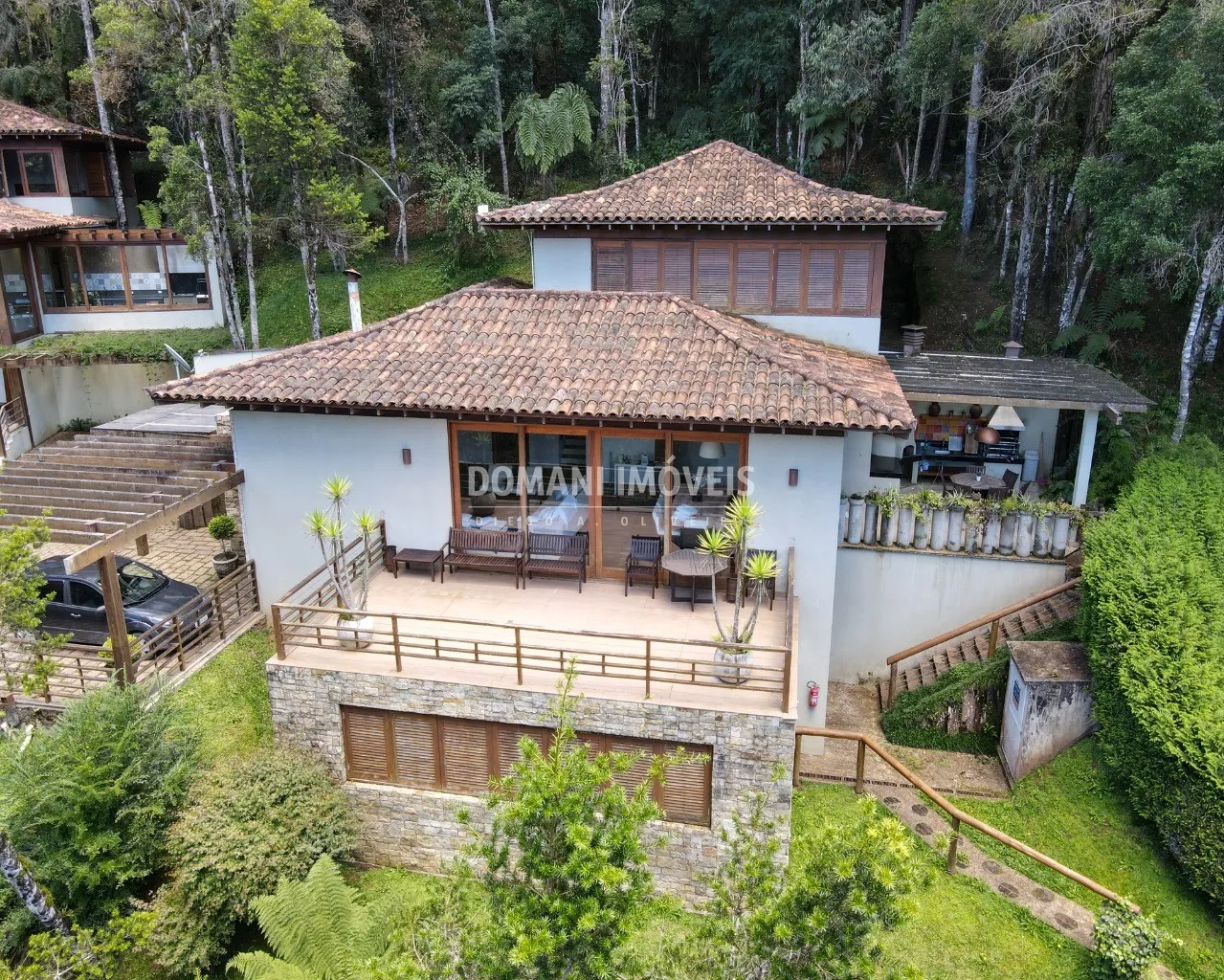 Casa à venda de 1.325 m² em Campos do Jordão, SP, Brasil