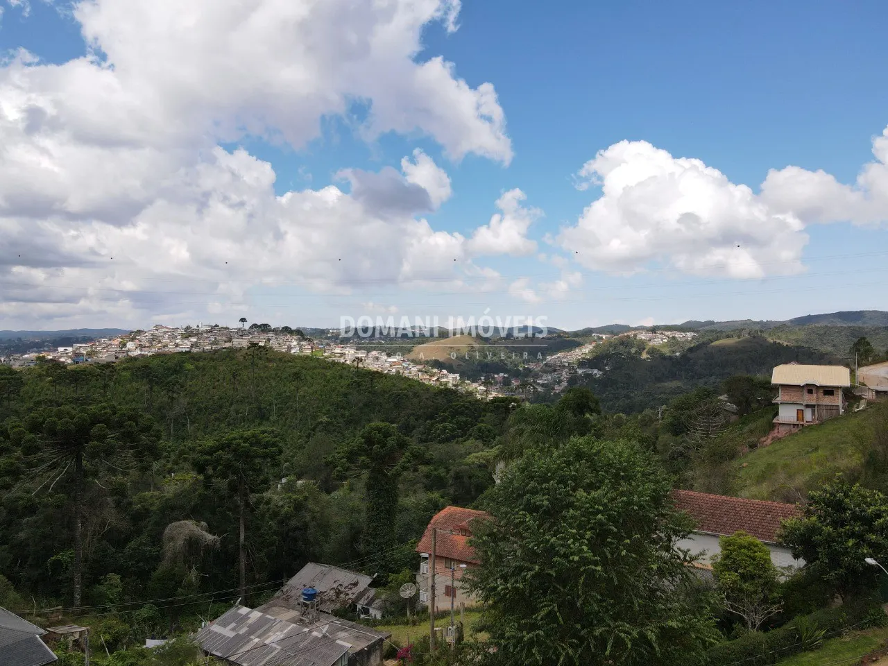 Terreno à venda de 330 m² em Campos do Jordão, SP, Brasil
