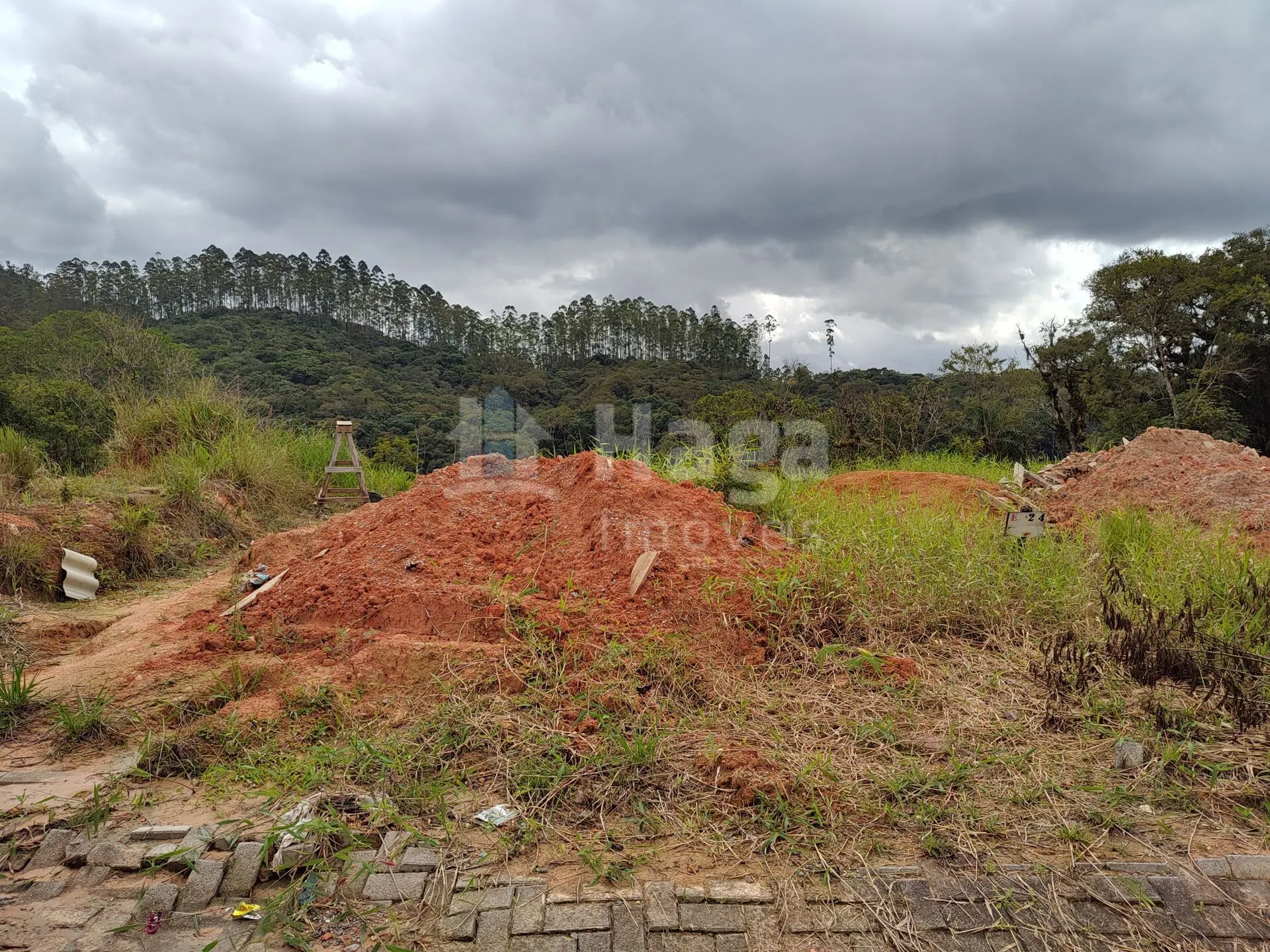 Terreno à venda de 375 m² em Brusque, SC, Brasil