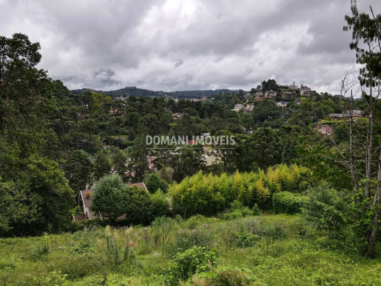 Terreno à venda de 1.070 m² em Campos do Jordão, SP, Brasil