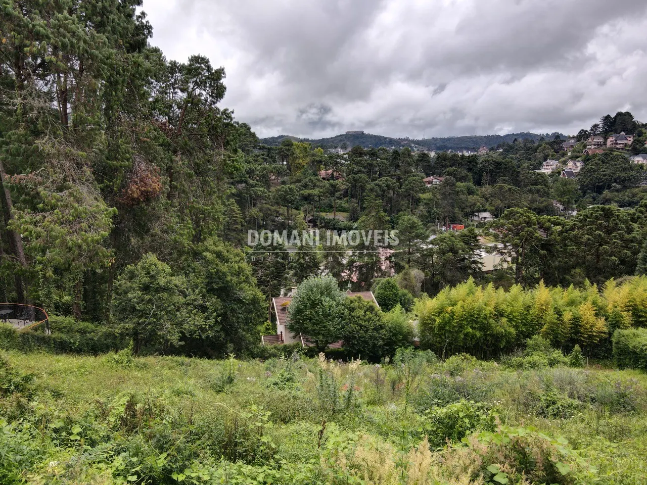 Terreno à venda de 1.070 m² em Campos do Jordão, SP, Brasil