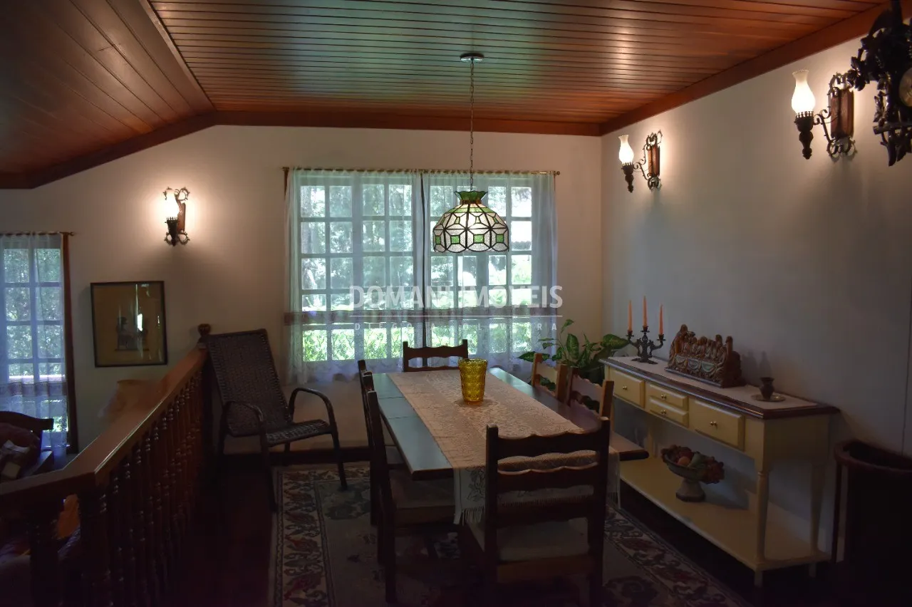 Casa à venda de 1.600 m² em Campos do Jordão, SP, Brasil