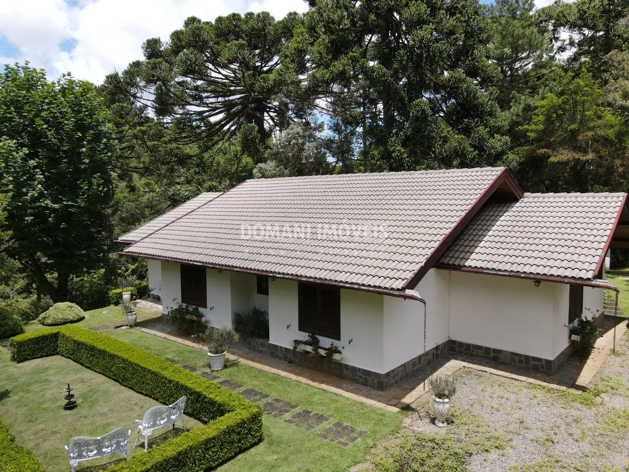 Casa à venda de 1.600 m² em Campos do Jordão, SP, Brasil