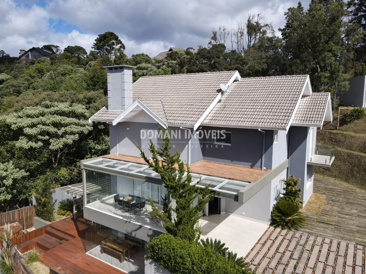 Casa à venda de 1.050 m² em Campos do Jordão, SP, Brasil
