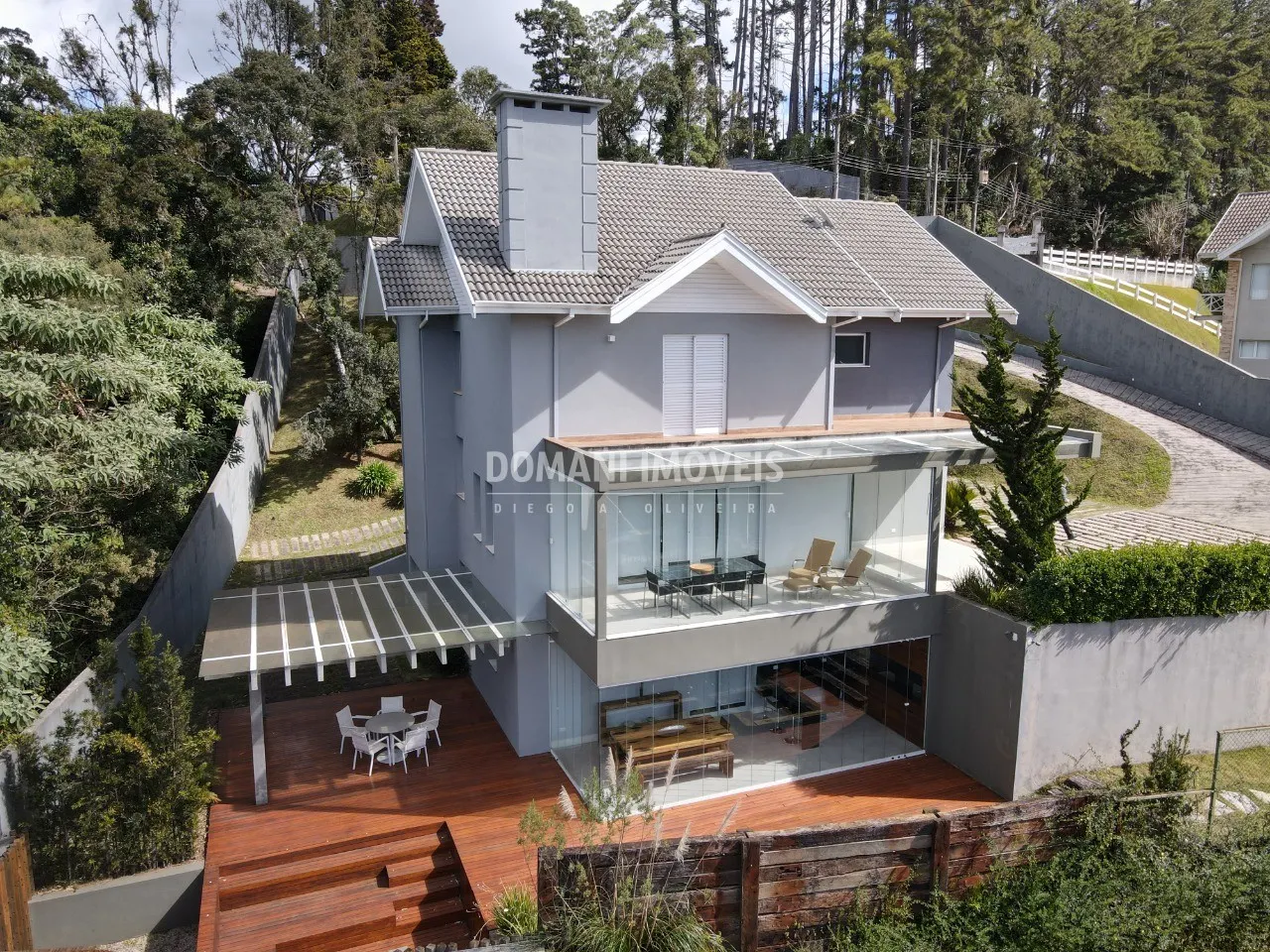 Casa à venda de 1.050 m² em Campos do Jordão, SP, Brasil