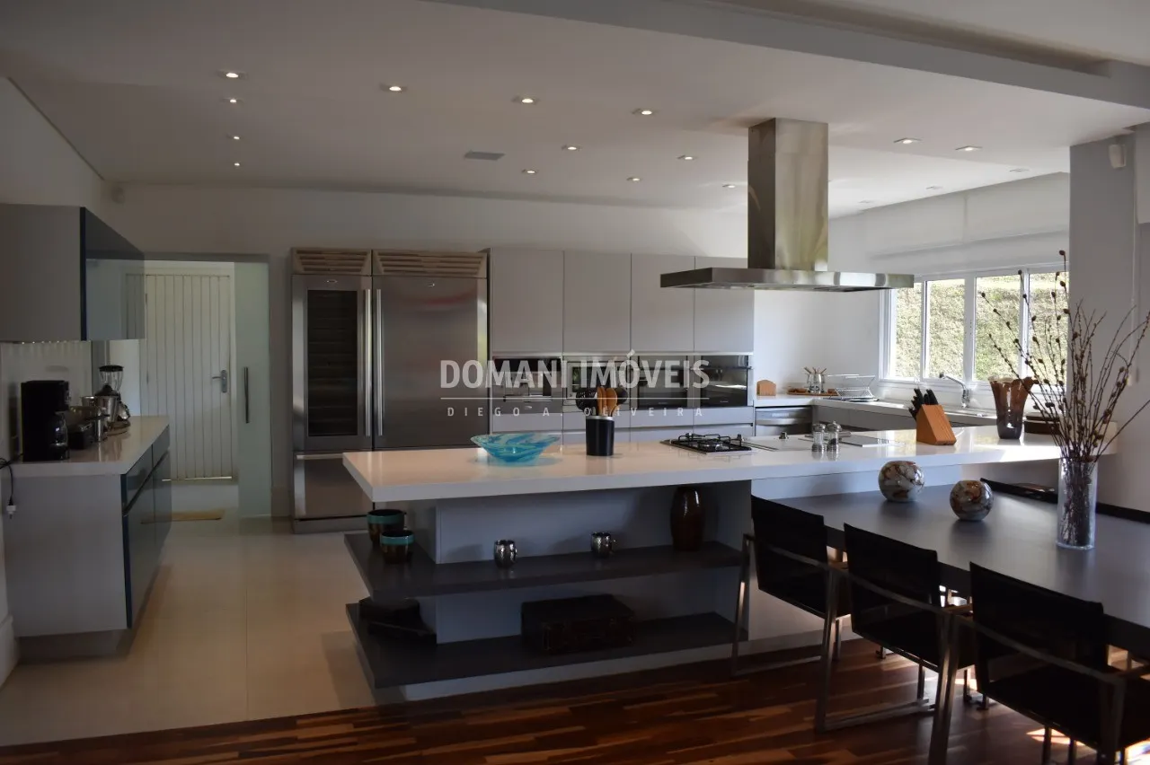 Casa à venda de 1.050 m² em Campos do Jordão, SP, Brasil
