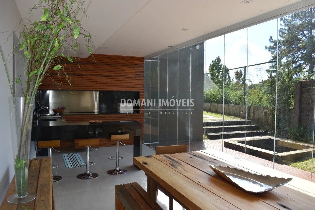 Casa à venda de 1.050 m² em Campos do Jordão, SP, Brasil