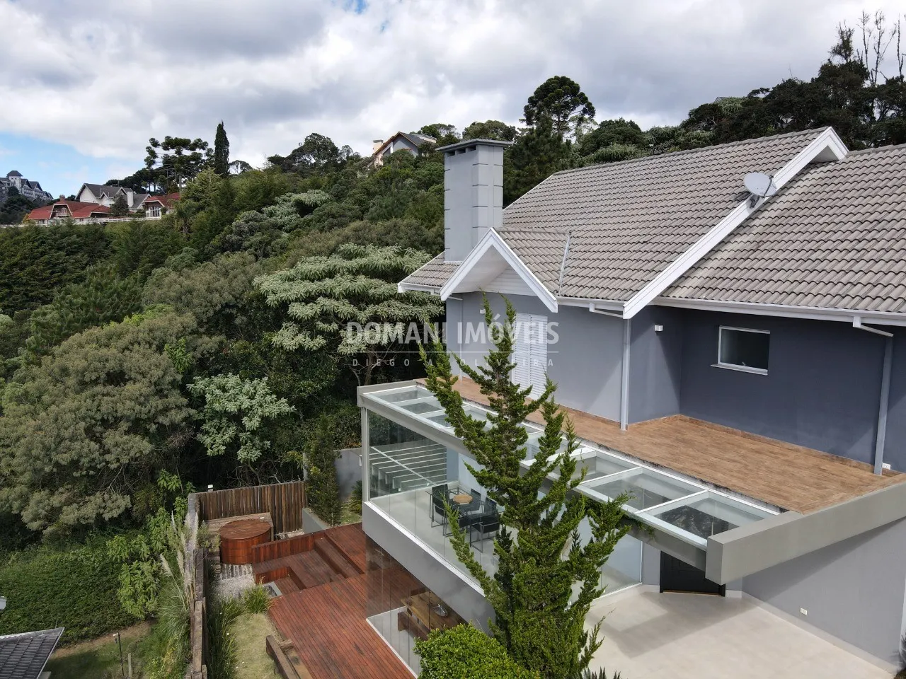Casa à venda de 1.050 m² em Campos do Jordão, SP, Brasil