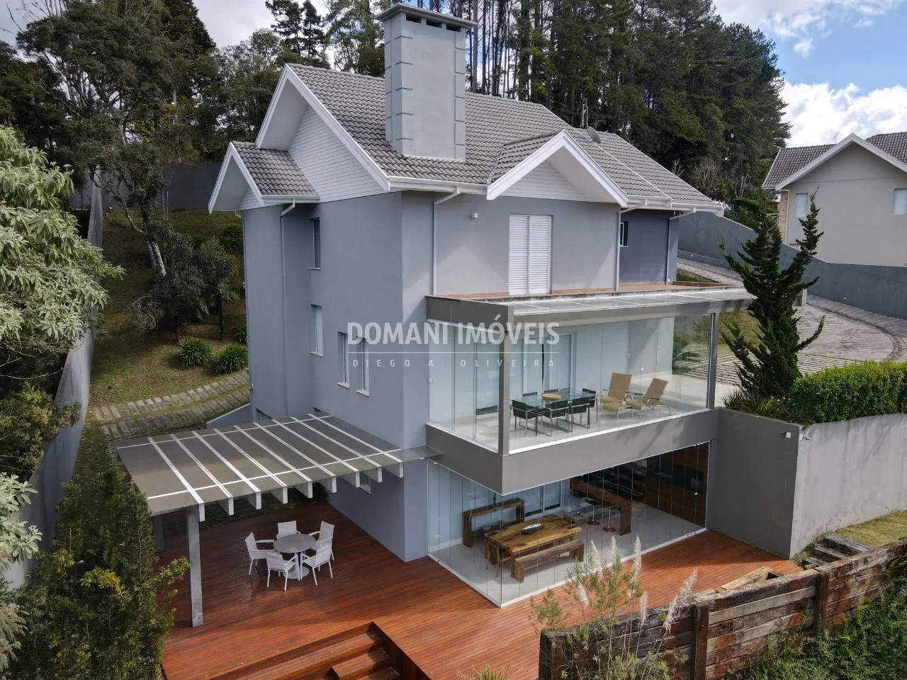 Casa à venda de 1.050 m² em Campos do Jordão, SP, Brasil