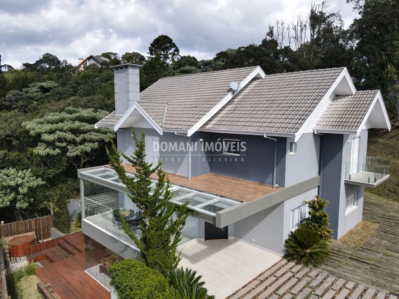 Casa à venda de 1.050 m² em Campos do Jordão, SP, Brasil