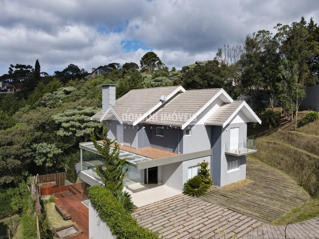 Casa à venda de 1.050 m² em Campos do Jordão, SP, Brasil