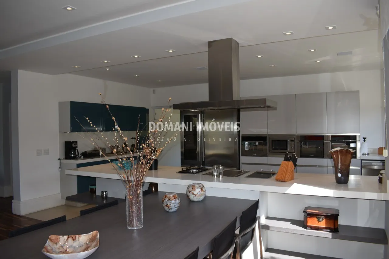 Casa à venda de 1.050 m² em Campos do Jordão, SP, Brasil