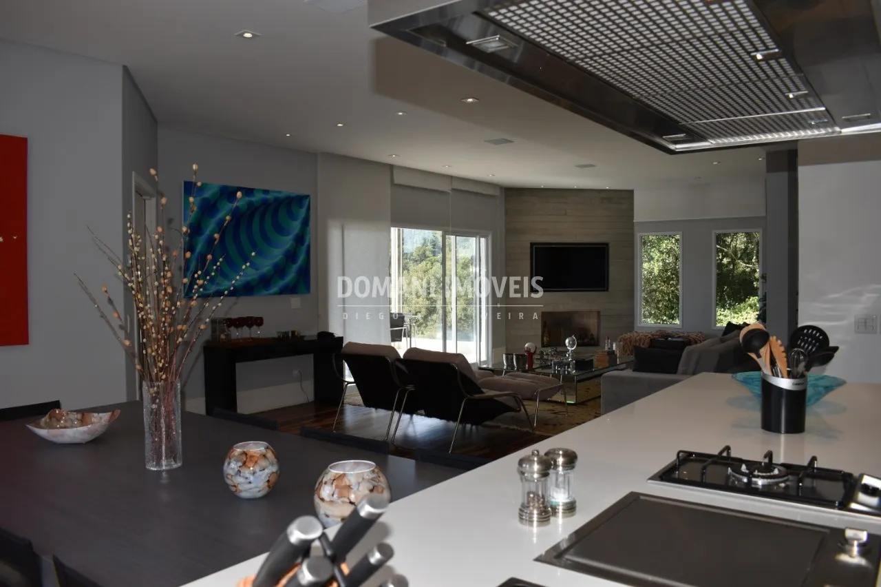 Casa à venda de 1.050 m² em Campos do Jordão, SP, Brasil