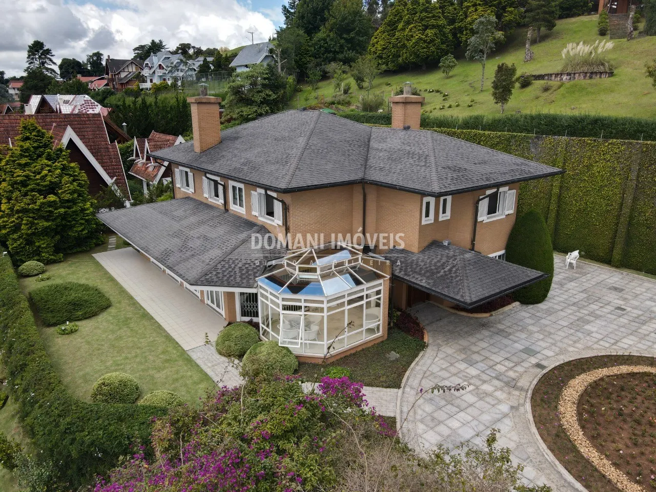 Casa à venda de 4.910 m² em Campos do Jordão, SP, Brasil