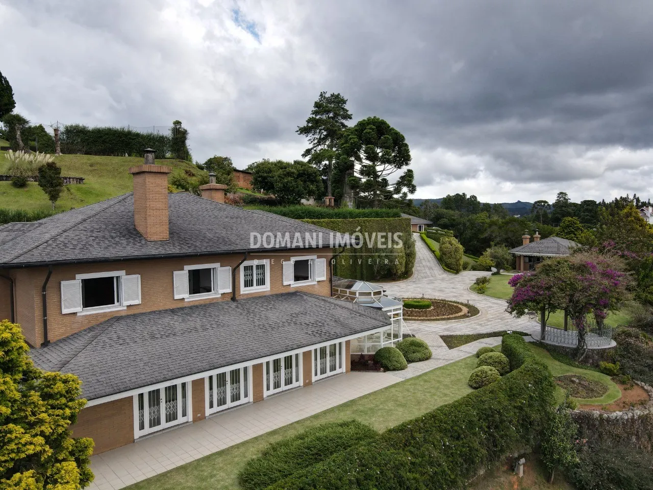 Casa à venda de 4.910 m² em Campos do Jordão, SP, Brasil