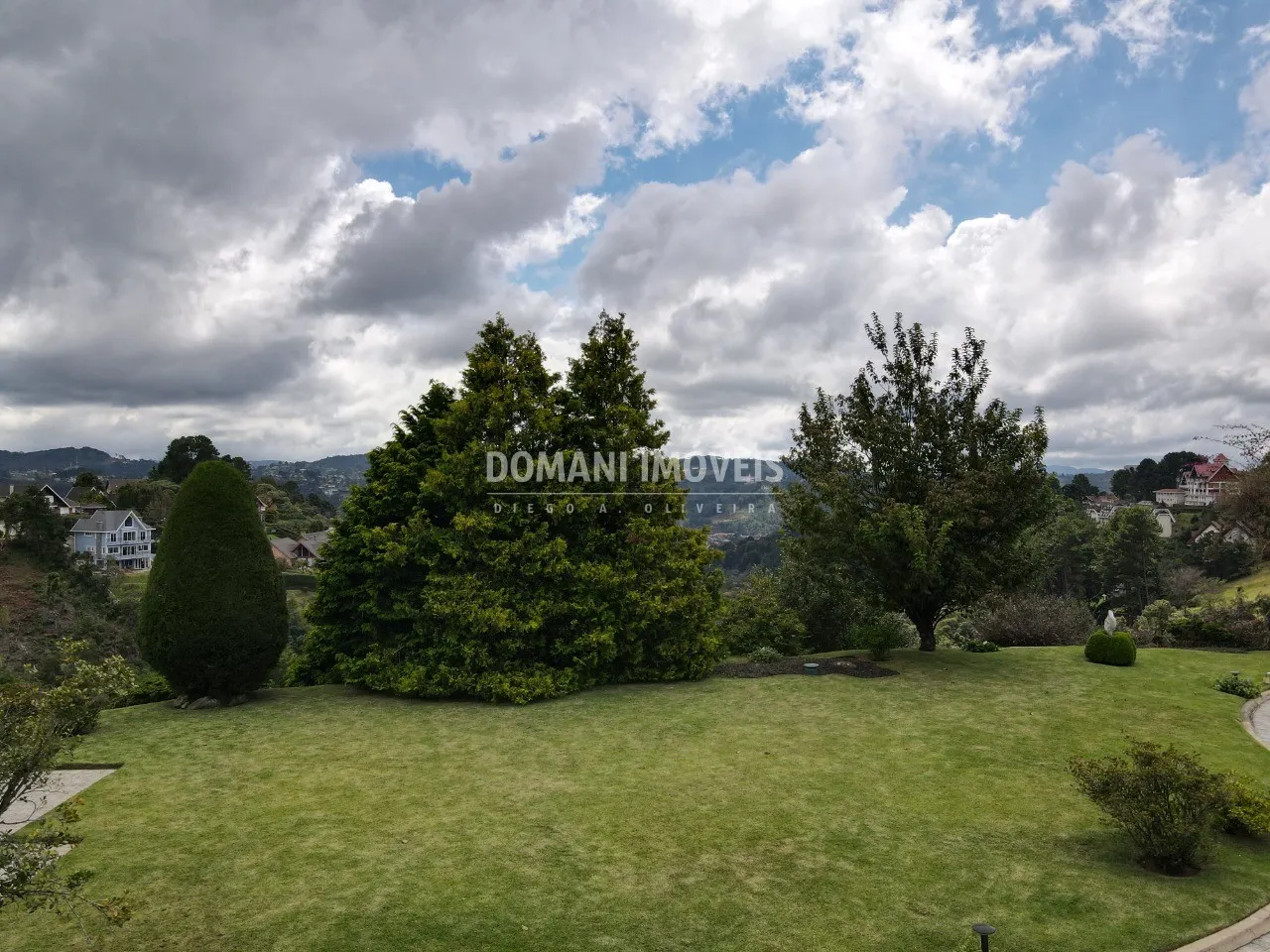 Casa à venda de 4.910 m² em Campos do Jordão, SP, Brasil
