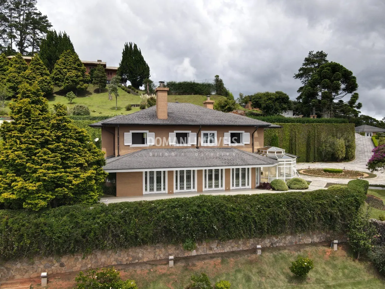 Casa à venda de 4.910 m² em Campos do Jordão, SP, Brasil