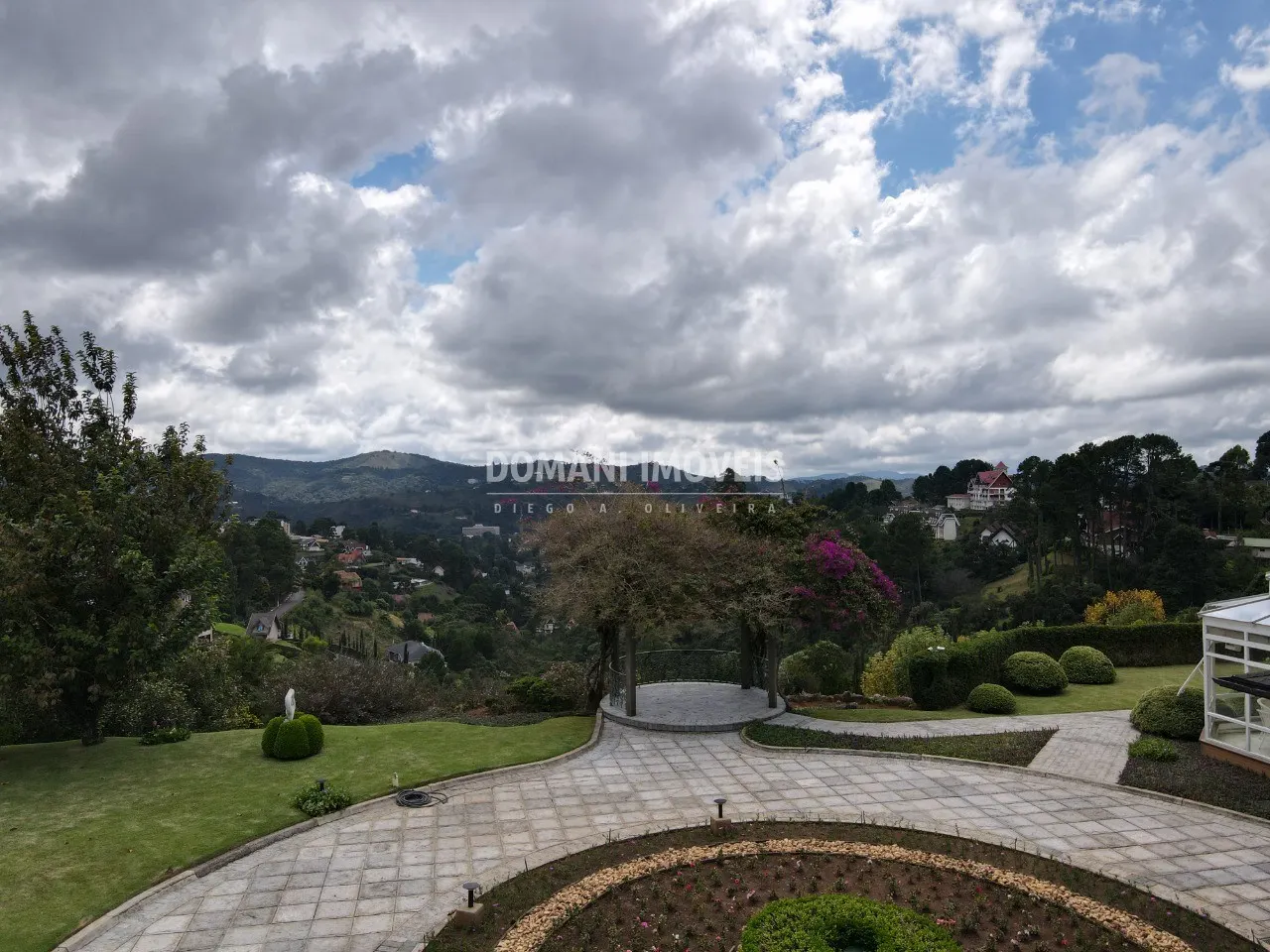 Casa à venda de 4.910 m² em Campos do Jordão, SP, Brasil
