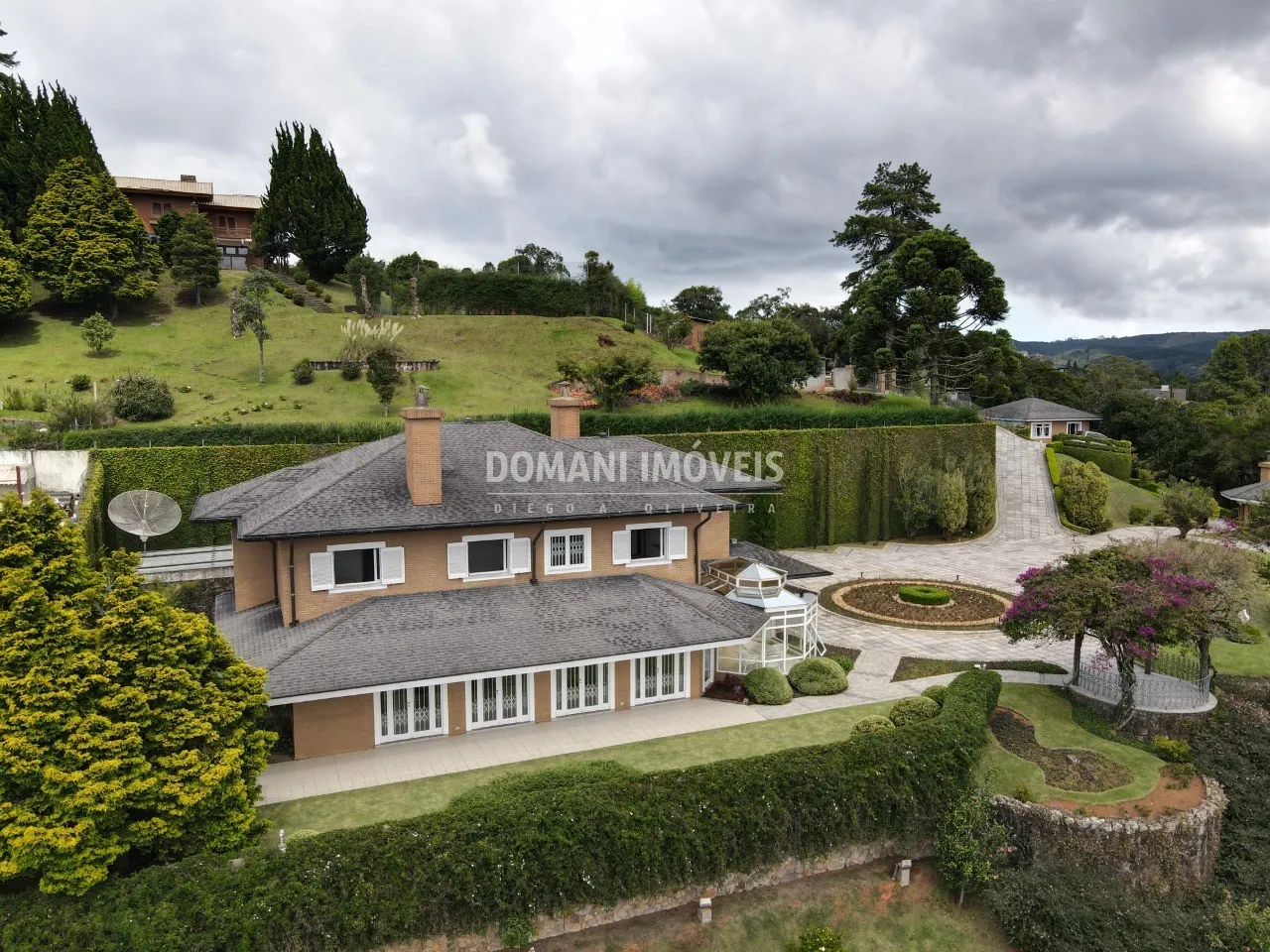 Casa à venda de 4.910 m² em Campos do Jordão, SP, Brasil