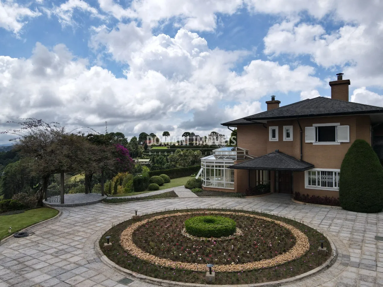 Casa à venda de 4.910 m² em Campos do Jordão, SP, Brasil