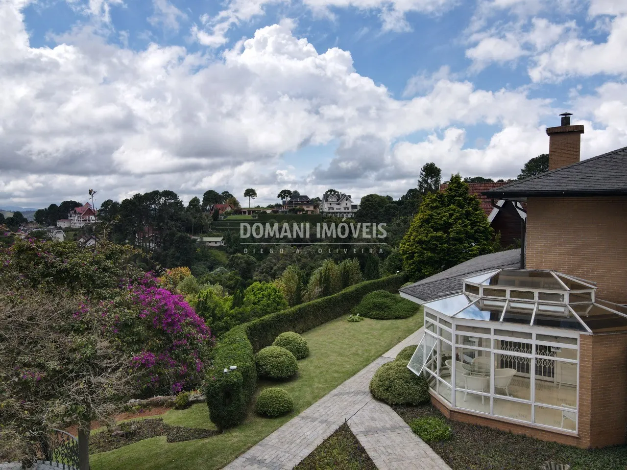 Casa à venda de 4.910 m² em Campos do Jordão, SP, Brasil