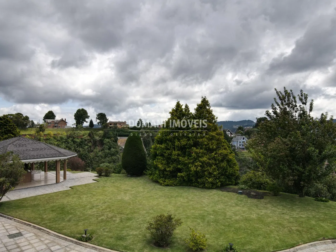 Casa à venda de 4.910 m² em Campos do Jordão, SP, Brasil