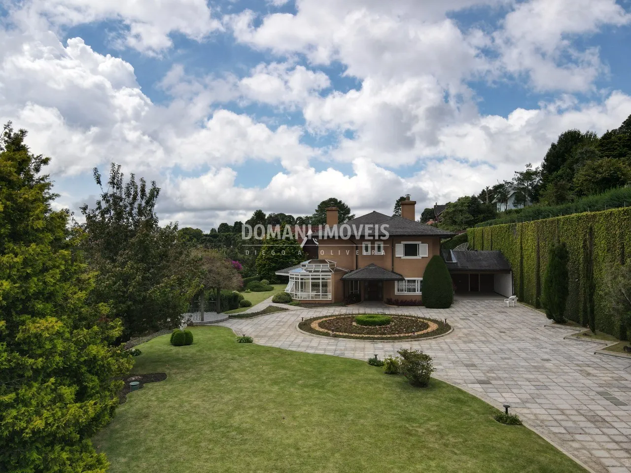 Casa à venda de 4.910 m² em Campos do Jordão, SP, Brasil