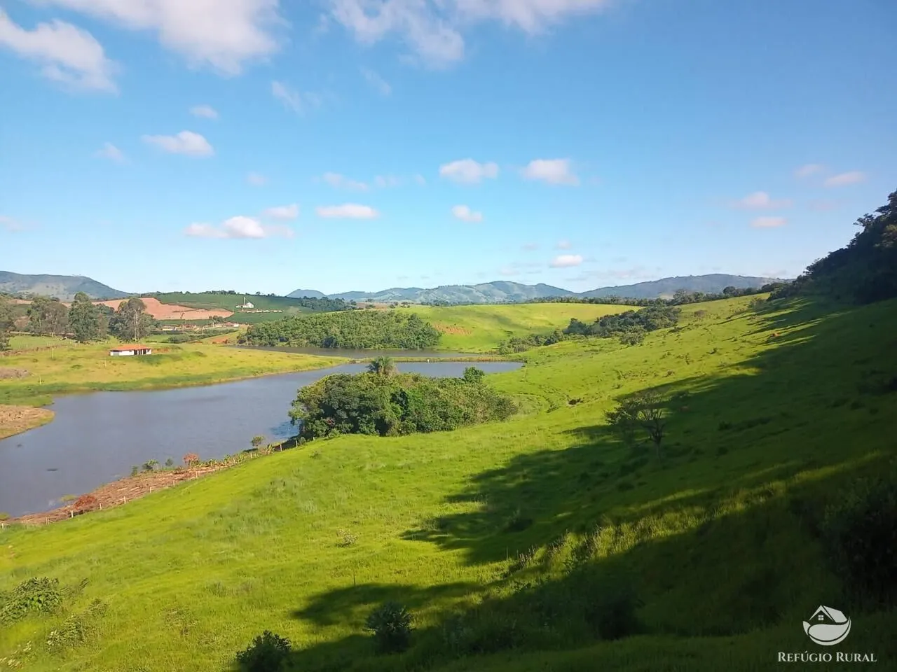 Small farm for sale of 180 acres in Monte Sião, MG, Brazil