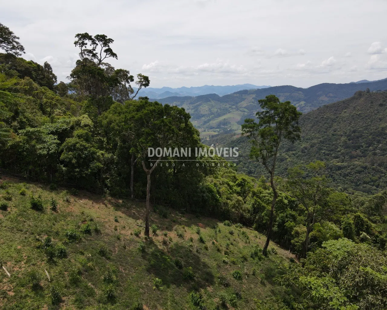 Terreno à venda de 1.850 m² em Campos do Jordão, SP, Brasil