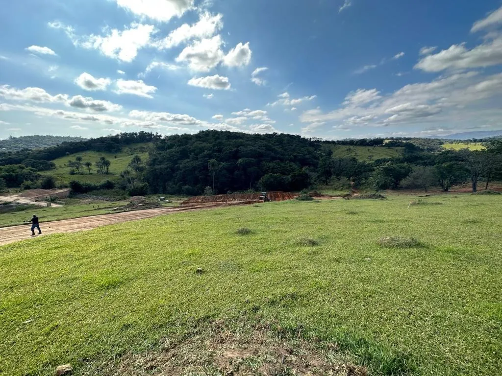 Terreno à venda de 360 m² em Betim, MG, Brasil