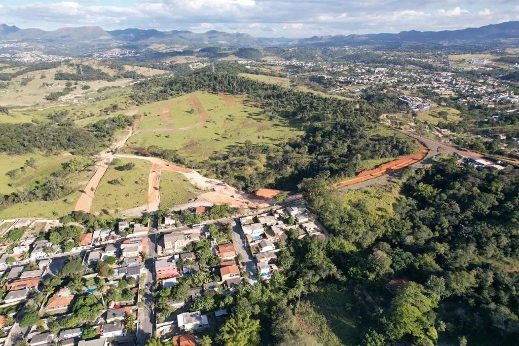 Terreno à venda de 360 m² em Betim, MG, Brasil